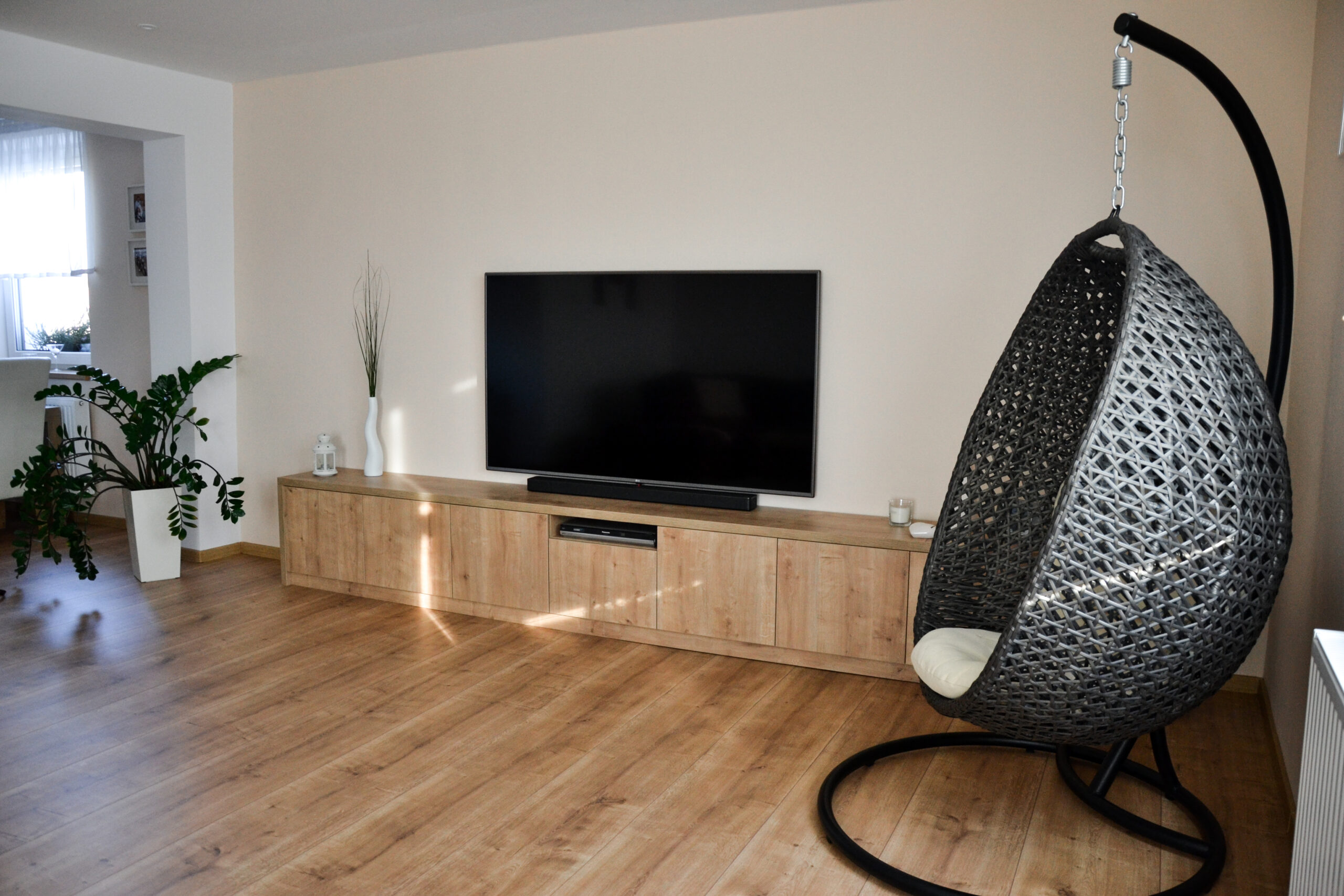 TV skříňka z masivu